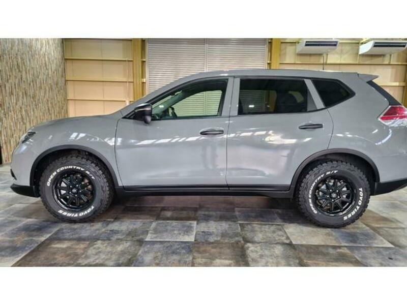 X-TRAIL