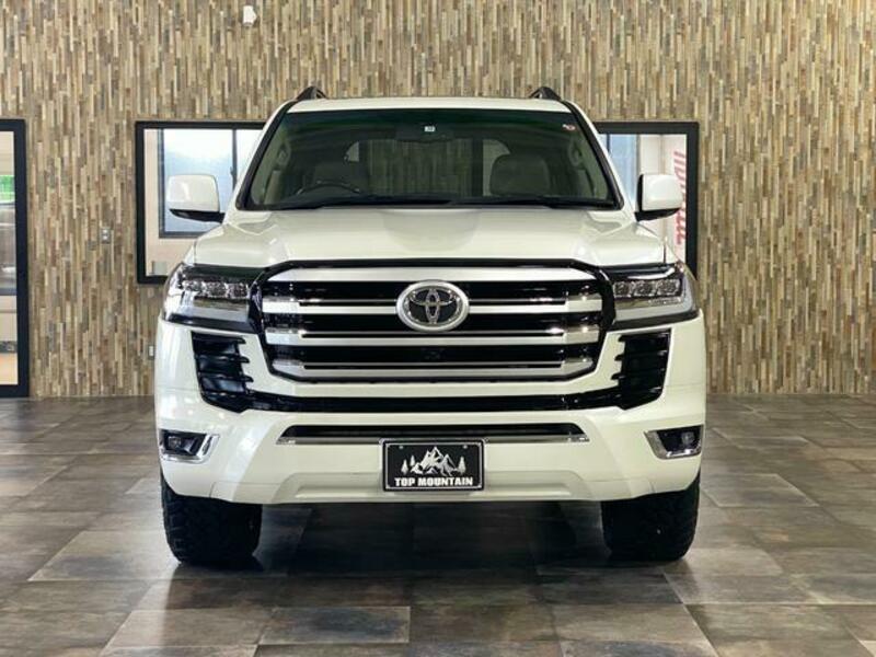 LAND CRUISER