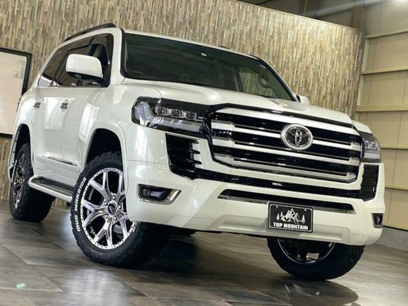 LAND CRUISER