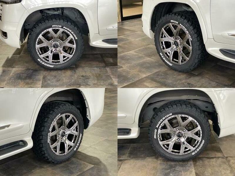 LAND CRUISER