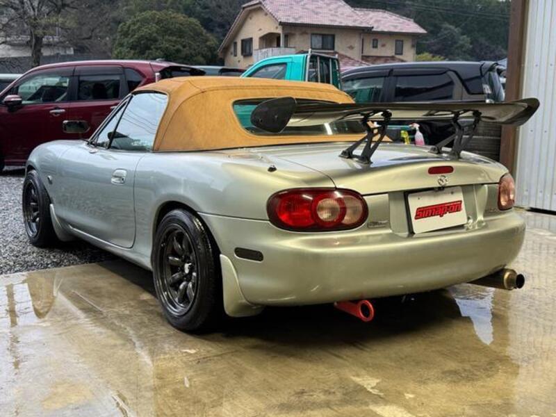 ROADSTER