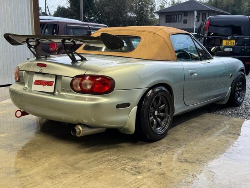 ROADSTER
