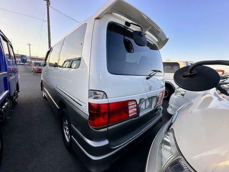 GRAND HIACE
