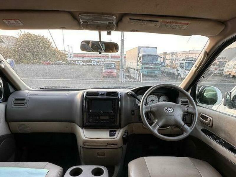 GRAND HIACE