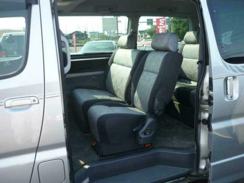 TOURING HIACE