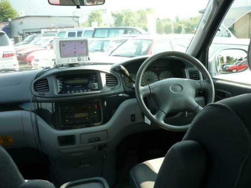 TOURING HIACE