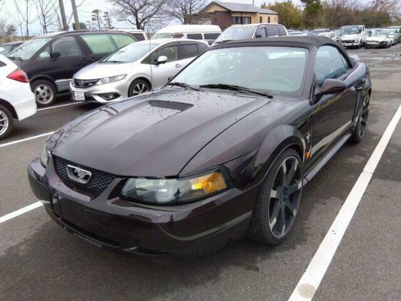 FORD MUSTANG
