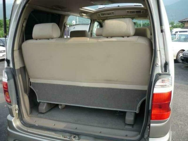 GRAND HIACE