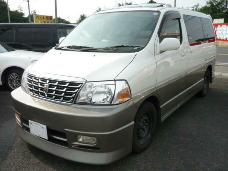 TOYOTA GRAND HIACE