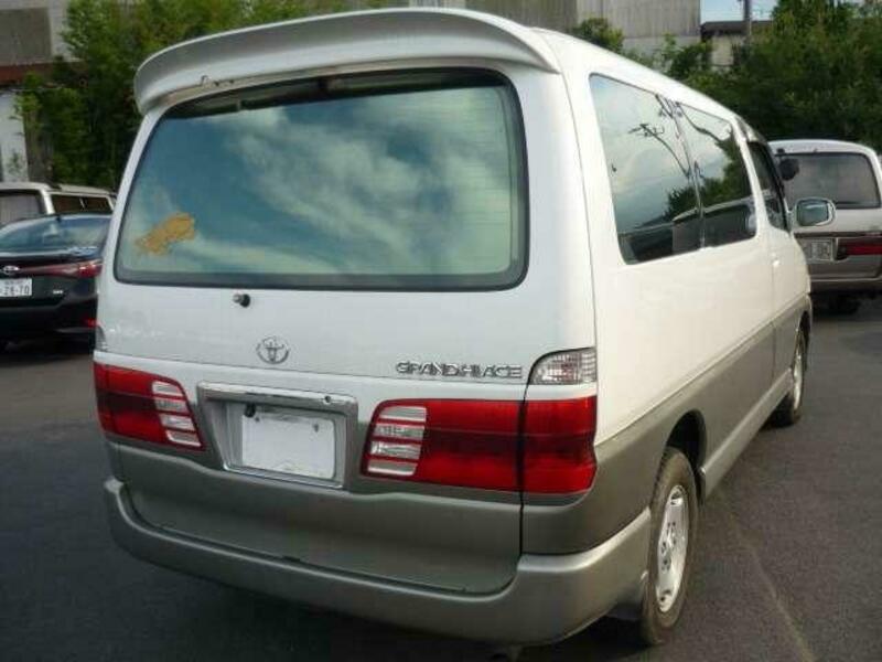 GRAND HIACE