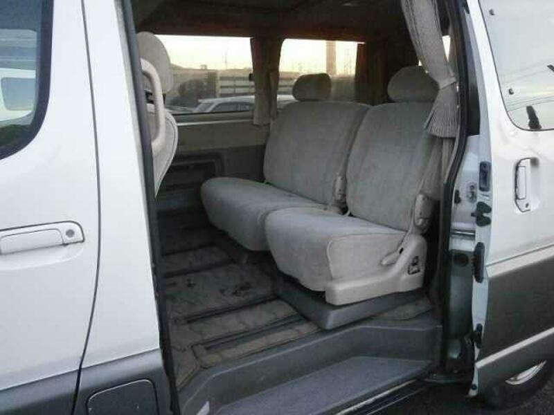 GRAND HIACE