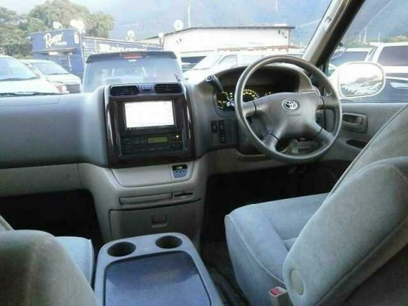 GRAND HIACE