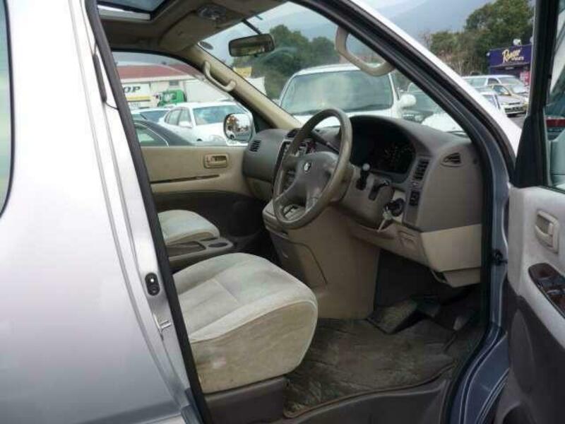 GRAND HIACE
