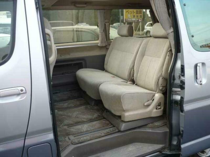 GRAND HIACE