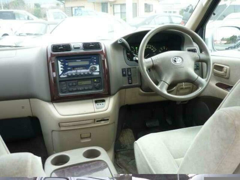 GRAND HIACE