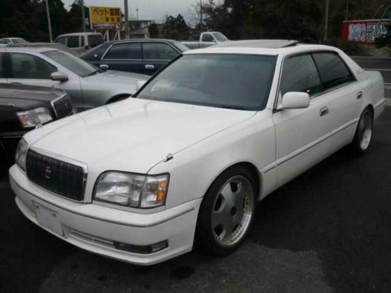 TOYOTA CROWN MAJESTA