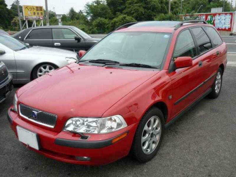 VOLVO V40