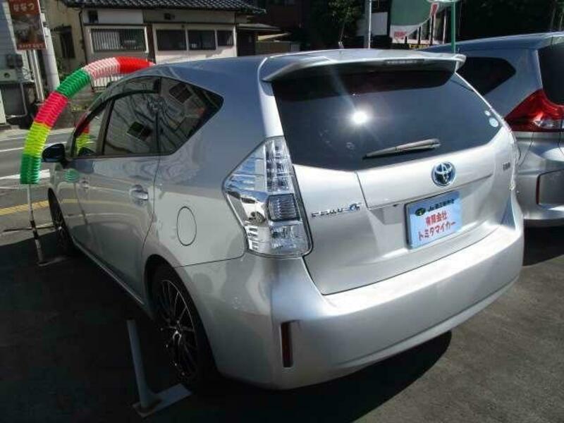 PRIUS ALPHA