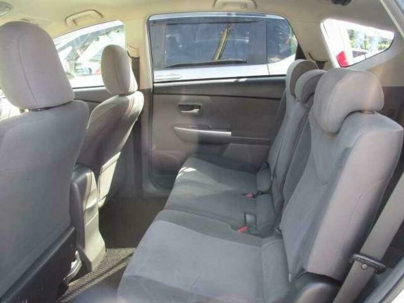 PRIUS ALPHA