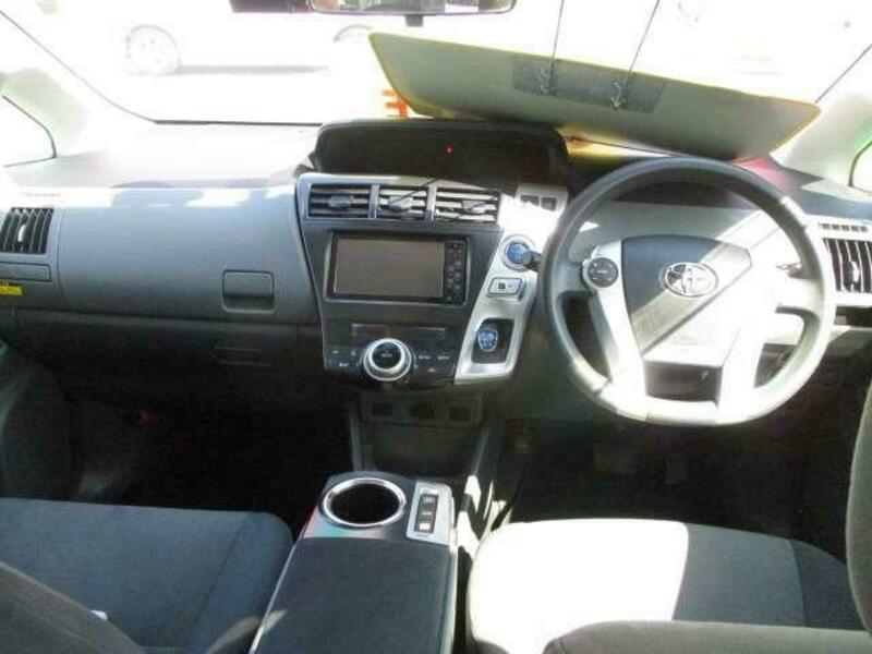 PRIUS ALPHA