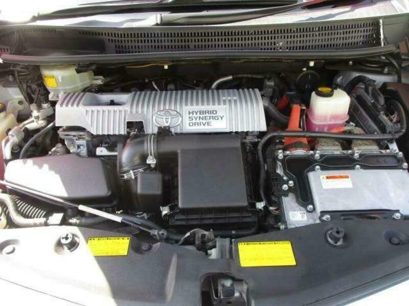 PRIUS ALPHA