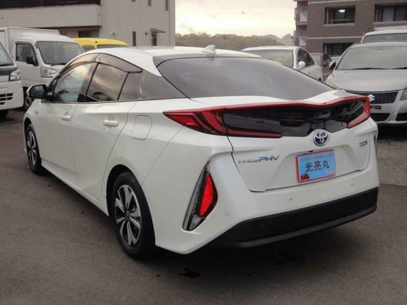 PRIUS PHV