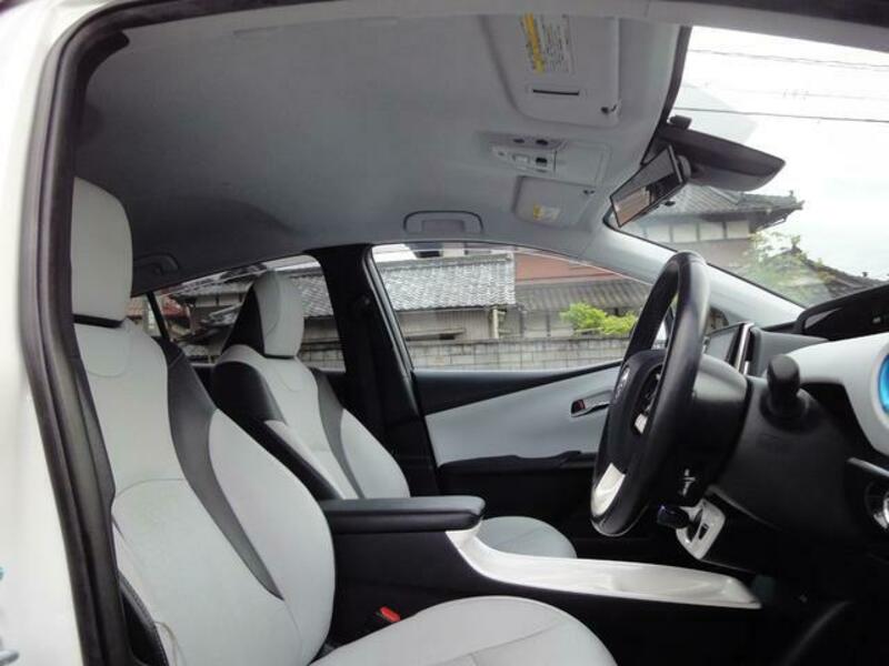 PRIUS PHV