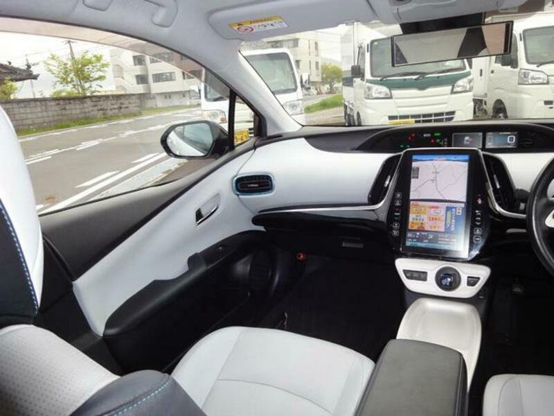 PRIUS PHV