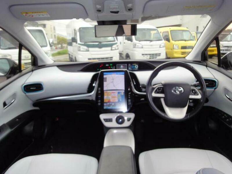 PRIUS PHV