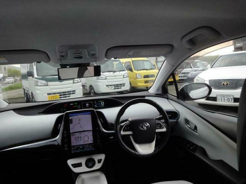 PRIUS PHV