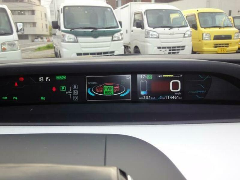 PRIUS PHV