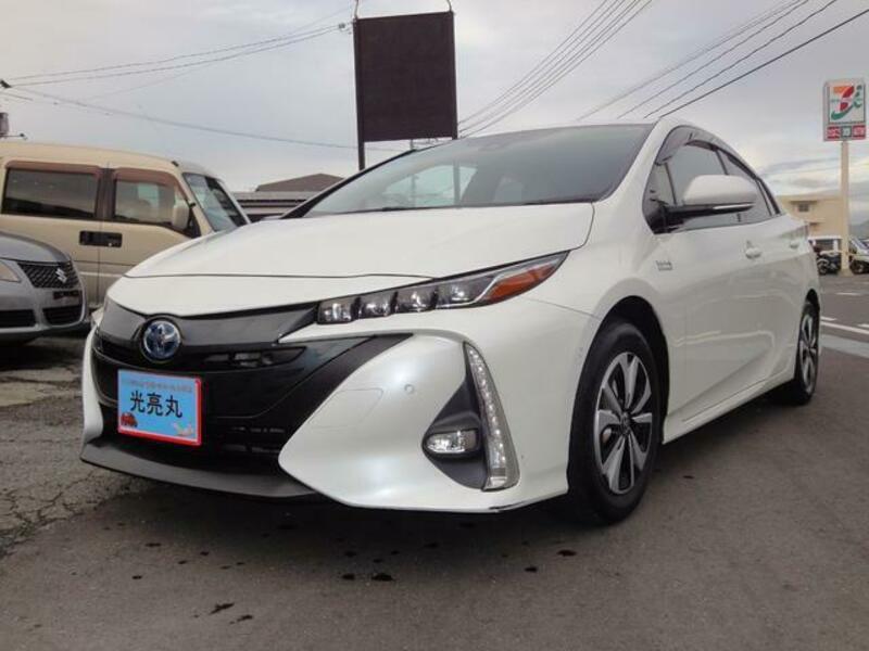 TOYOTA PRIUS PHV