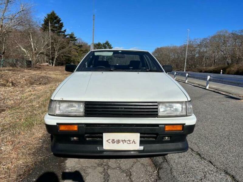 COROLLA LEVIN