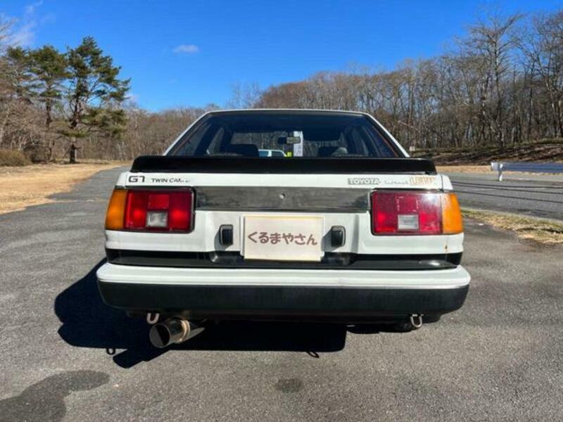 COROLLA LEVIN