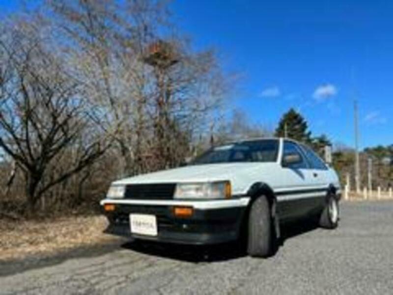 COROLLA LEVIN