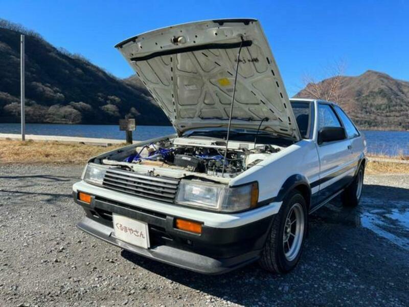 COROLLA LEVIN