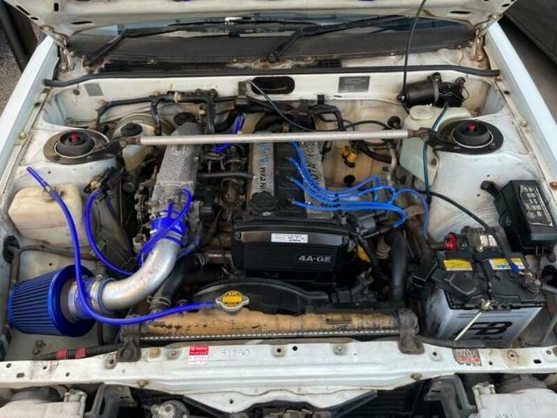 COROLLA LEVIN
