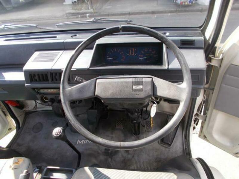 MINICAB TRUCK