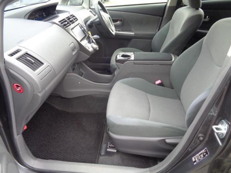 PRIUS ALPHA