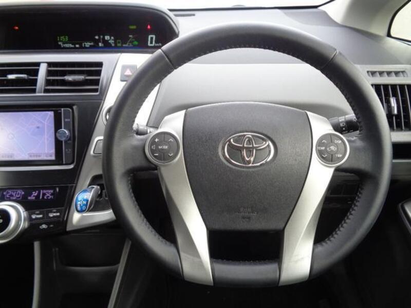 PRIUS ALPHA