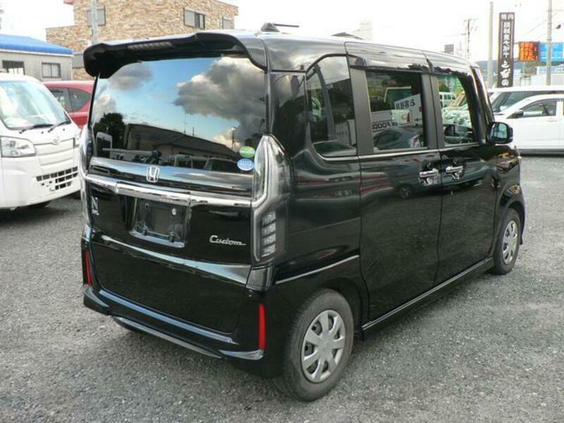 N BOX CUSTOM