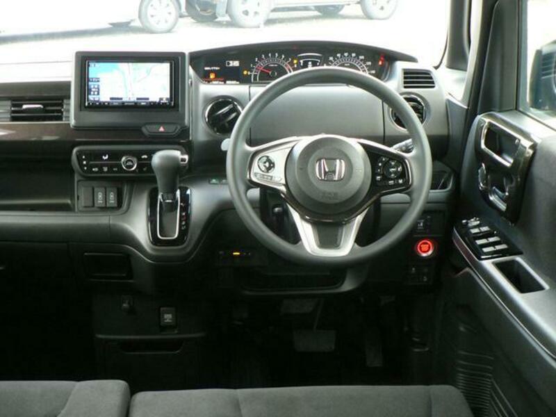 N BOX CUSTOM