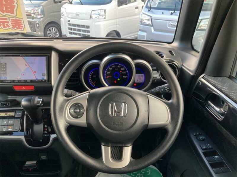 N BOX CUSTOM