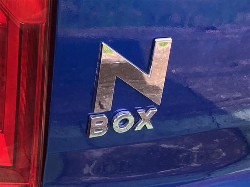 N BOX