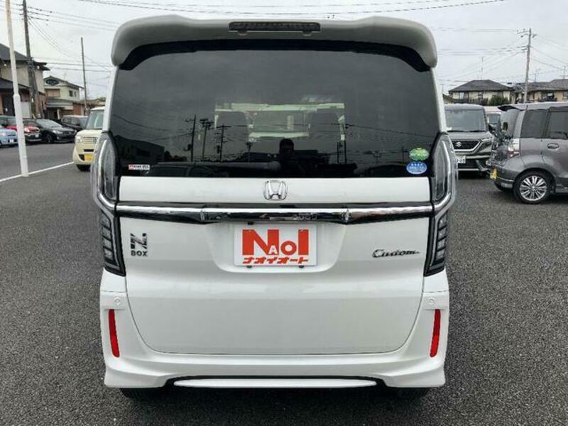 N BOX CUSTOM