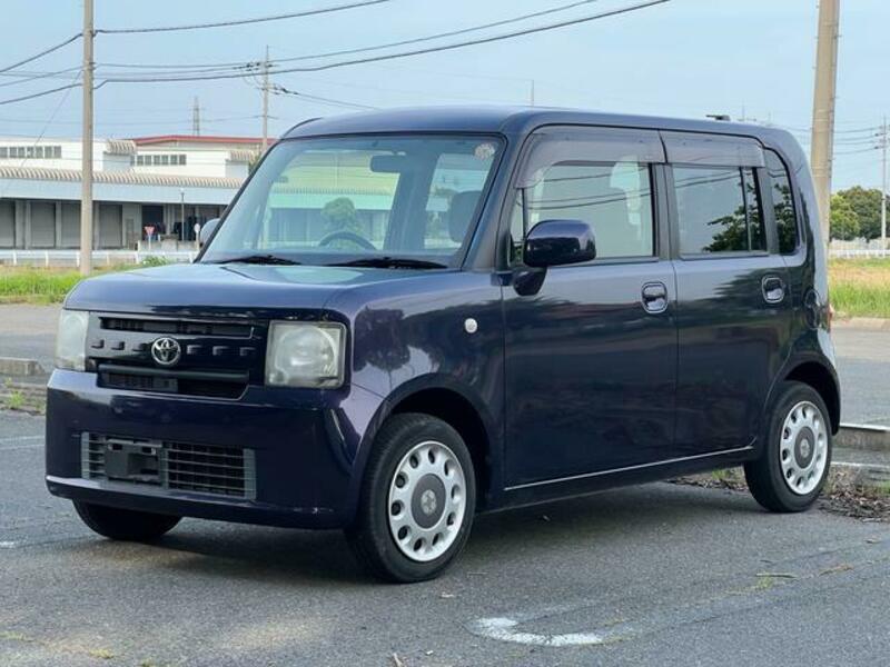 TOYOTA PIXIS SPACE