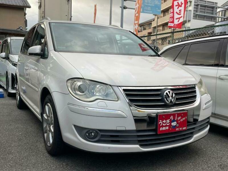 VOLKSWAGEN GOLF TOURAN