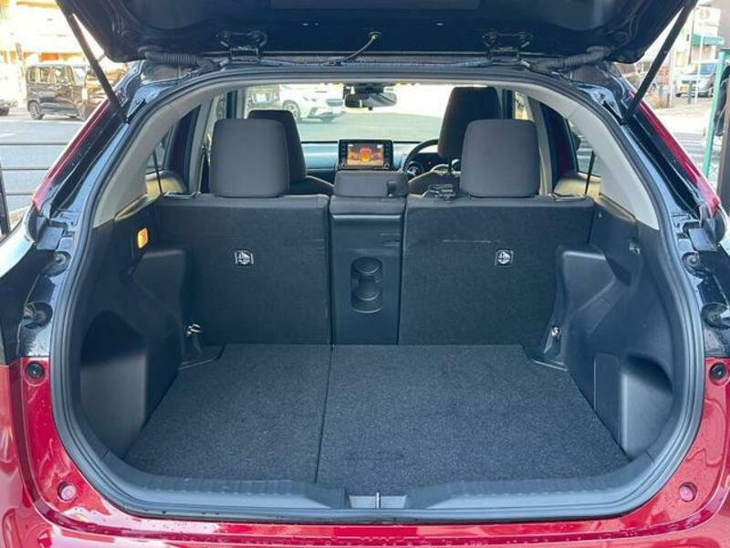 YARIS CROSS