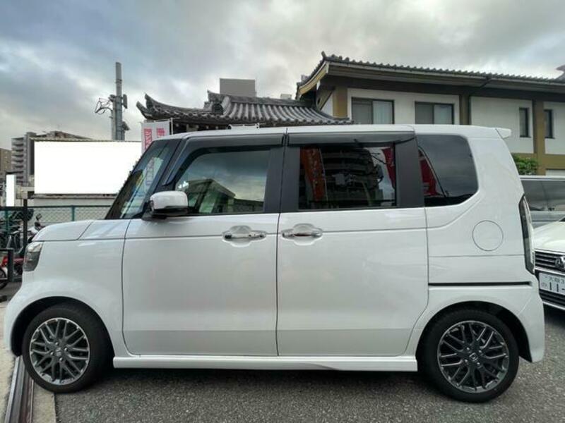 N BOX CUSTOM
