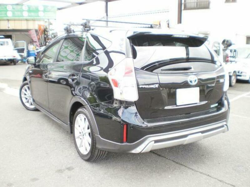 PRIUS ALPHA